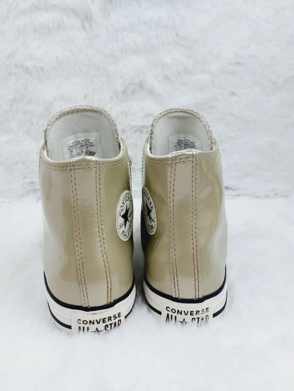 Converse Girl's Taupe Chuck Taylor All Star Mid-Top Athletic Sneaker Size 5